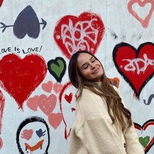 Meet your Posher, Julia